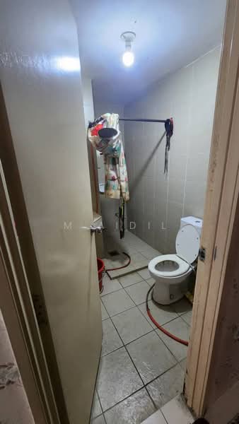 Pangsapuri untuk Dijual di Larkin Residence (Phase One) - M Aidil - Bathroom - PropertyGuru.com.my