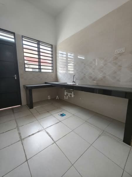 1-storey Terraced House for Sale in Taman Pasir Wang (Lahat) - Sam . - Kitchen - PropertyGuru.com.my