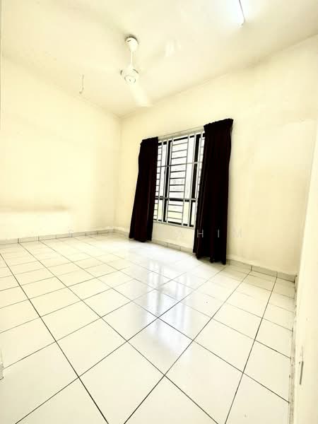 Rumah Bandar untuk Dijual di Bandar Tasik Kesuma (Beranang) - Suzi Rahim - Bedroom - PropertyGuru.com.my