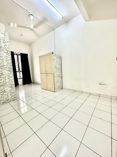 Rumah Bandar untuk Dijual di Bandar Tasik Kesuma (Beranang) - Suzi Rahim - Bedroom - PropertyGuru.com.my
