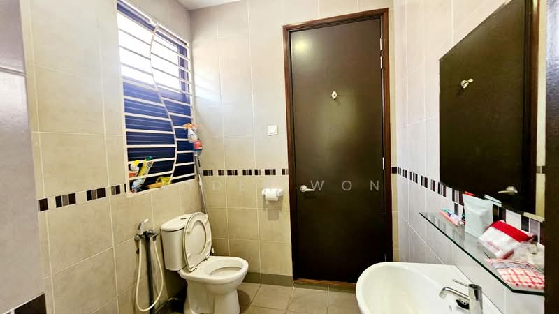 Rumah Teres untuk Dijual di Bandar Kinrara Seksyen 8 (Bandar Kinrara) - Kayden Wong - Bathroom - PropertyGuru.com.my