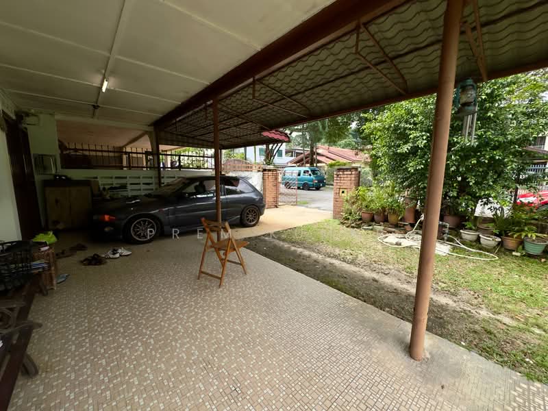 1-storey Terraced House for Sale in Seksyen 14 (Petaling Jaya) - Prem Kumar - Car Park - PropertyGuru.com.my