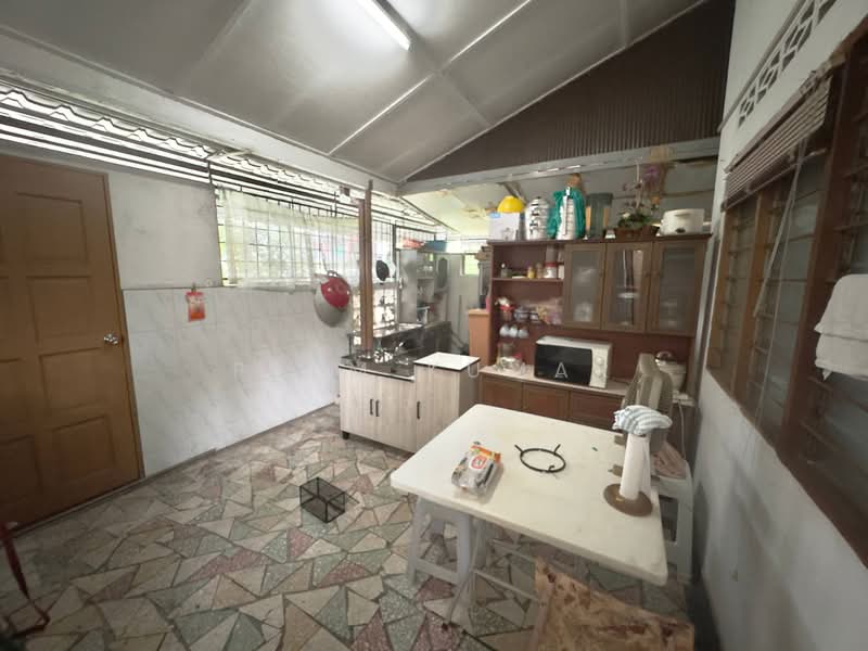 1-storey Terraced House for Sale in Seksyen 14 (Petaling Jaya) - Prem Kumar - Kitchen - PropertyGuru.com.my