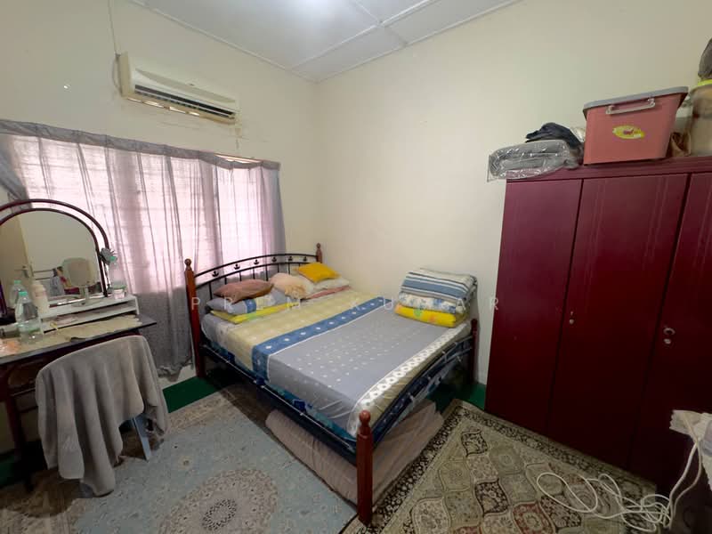 1-storey Terraced House for Sale in Seksyen 14 (Petaling Jaya) - Prem Kumar - Bedroom - PropertyGuru.com.my