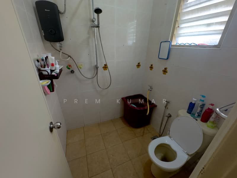 1-storey Terraced House for Sale in Seksyen 14 (Petaling Jaya) - Prem Kumar - Bathroom - PropertyGuru.com.my
