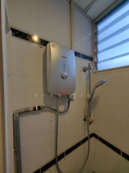 Condominium for Rent at Twin Towers - Ryan Sim - Bathroom - PropertyGuru.com.my