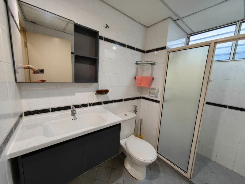 Kondominium untuk Disewa di Twin Towers - Ryan Sim - Bathroom - PropertyGuru.com.my