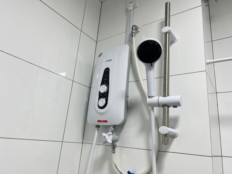 Servis Apartment untuk Dijual di Traders Garden @ Cheras Selatan - Max Chua - Bathroom - PropertyGuru.com.my