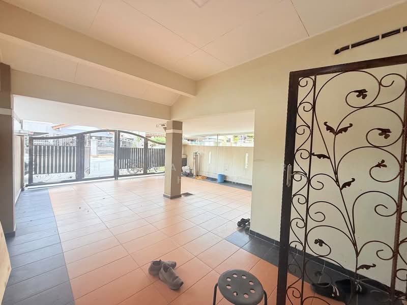 Terraced House for Sale in Kajang (Selangor) - Hassan Basri Suhaimi - Entrance - PropertyGuru.com.my