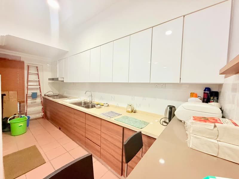 Terraced House for Sale in Kajang (Selangor) - Hassan Basri Suhaimi - Kitchen - PropertyGuru.com.my