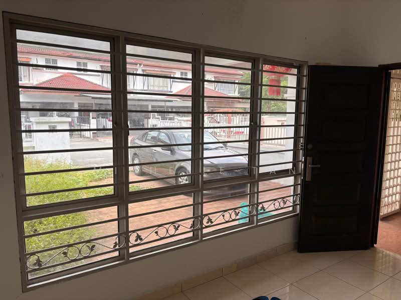 Rumah Teres untuk Dijual di Bandar Putra Permai (Seri Kembangan) - Michelle Tan - Exterior - PropertyGuru.com.my