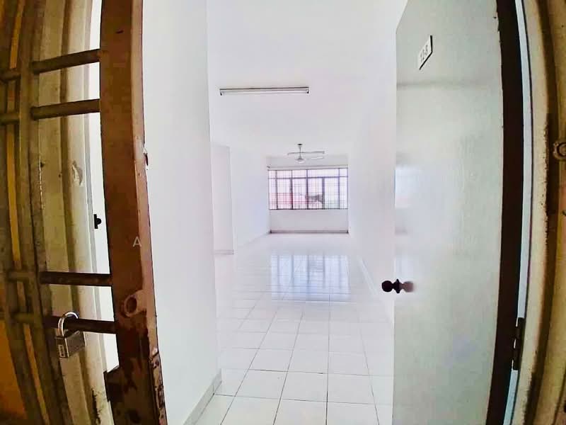 Pangsapuri untuk Dijual di Taman Bukit Pelangi - Ashley Iqbal - Corridor - PropertyGuru.com.my