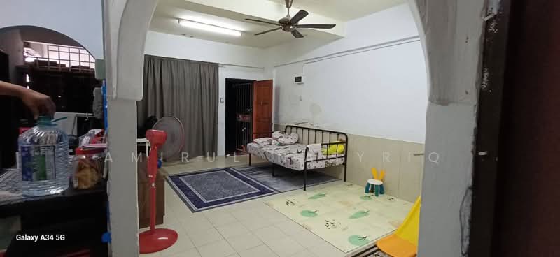 Rumah Flat untuk Dijual di Pangsapuri Mawar (Bandar Baru Klang) - Amirul Nasyriq - Living Room - PropertyGuru.com.my