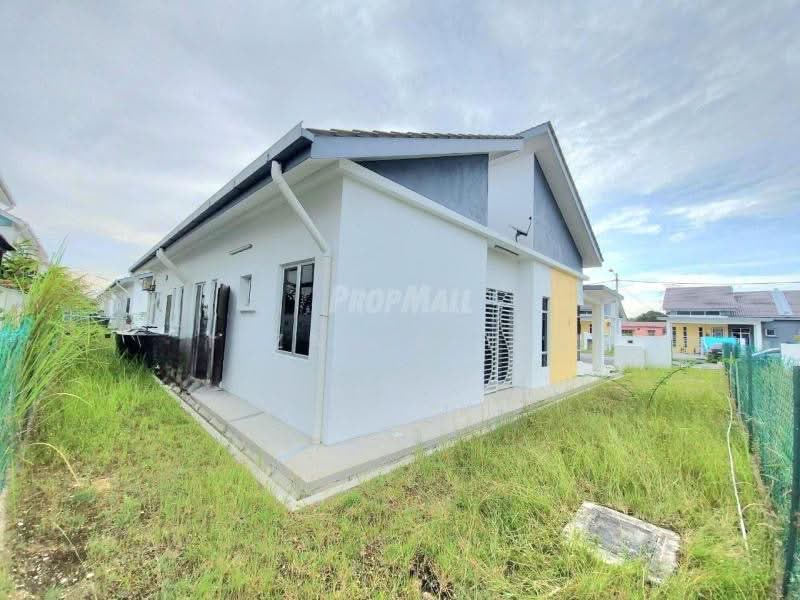 Semi-Detached House for Sale in Kampung Salak Tinggi (Sepang) - Izzah Alias - Exterior - PropertyGuru.com.my