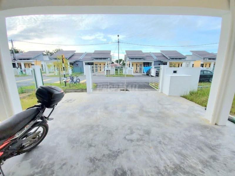 Semi-Detached House for Sale in Kampung Salak Tinggi (Sepang) - Izzah Alias - Exterior - PropertyGuru.com.my
