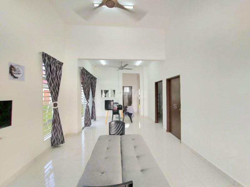 Semi-Detached House for Sale in Kampung Salak Tinggi (Sepang) - Izzah Alias - Living Room - PropertyGuru.com.my