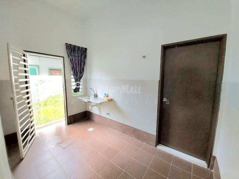 Semi-Detached House for Sale in Kampung Salak Tinggi (Sepang) - Izzah Alias - PropertyGuru.com.my