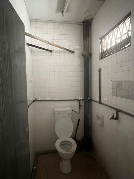 Flat for Sale at Taman Bagan - Leesa Cheah - Bathroom - PropertyGuru.com.my