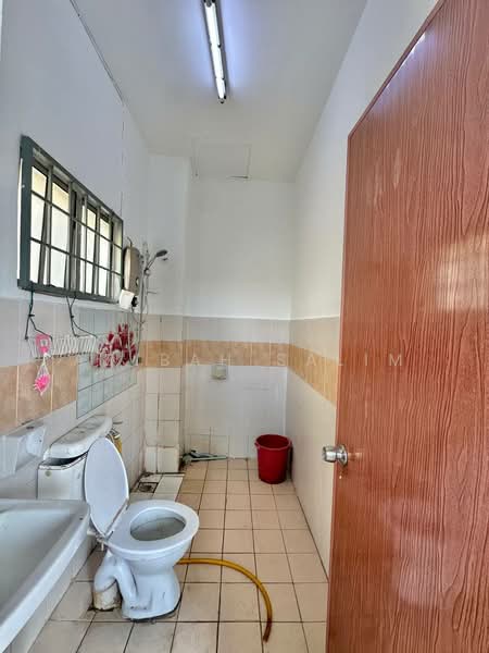 2-storey Terraced House for Sale in Saujana Damansara (Damansara Damai) - Adibah Salim - Bathroom - PropertyGuru.com.my