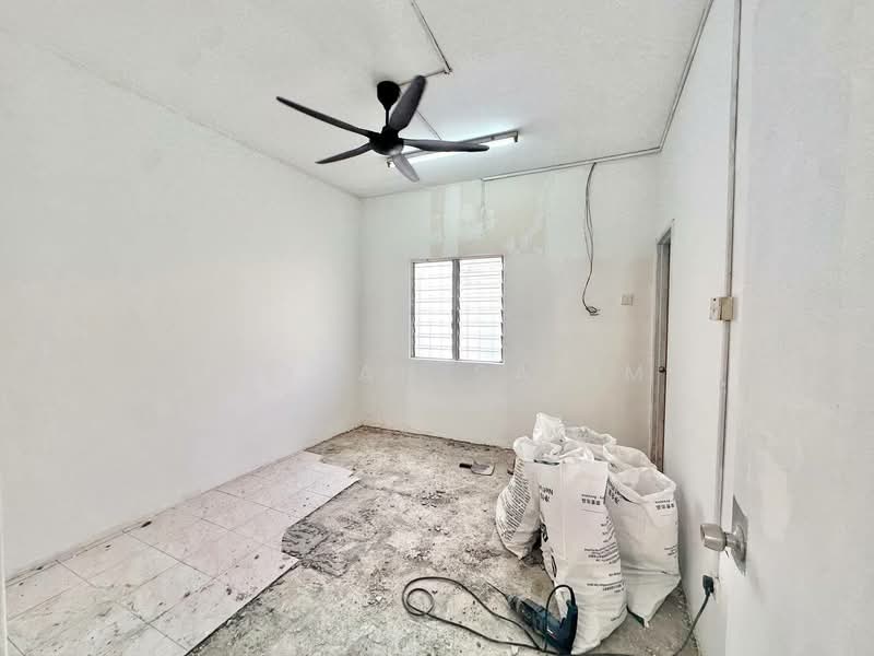 2-storey Terraced House for Sale in Saujana Damansara (Damansara Damai) - Adibah Salim - Interior - PropertyGuru.com.my