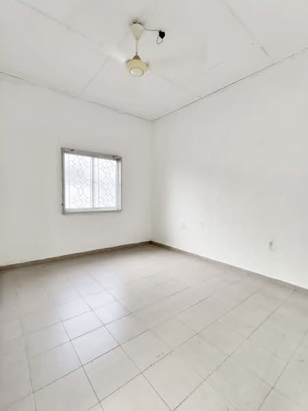 Rumah Teres 1 Tingkat untuk Dijual di Taman Sri Tebrau (Johor Bahru) - Yik Tat - PropertyGuru.com.my