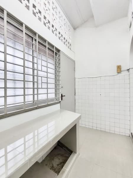Rumah Teres 1 Tingkat untuk Dijual di Taman Sri Tebrau (Johor Bahru) - Yik Tat - PropertyGuru.com.my