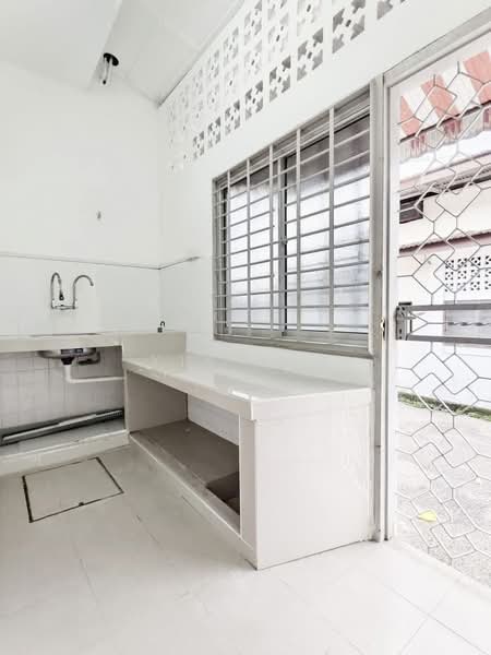 Rumah Teres 1 Tingkat untuk Dijual di Taman Sri Tebrau (Johor Bahru) - Yik Tat - PropertyGuru.com.my