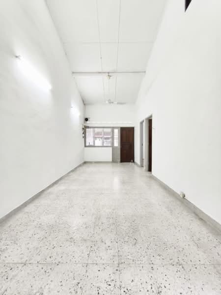 Rumah Teres 1 Tingkat untuk Dijual di Taman Sri Tebrau (Johor Bahru) - Yik Tat - PropertyGuru.com.my
