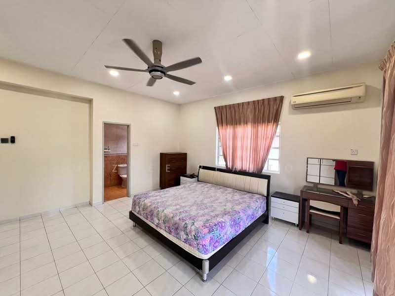 Bungalow for Rent in Kasturi Heights (Nilai) - Maznee Realtor - Bedroom - PropertyGuru.com.my