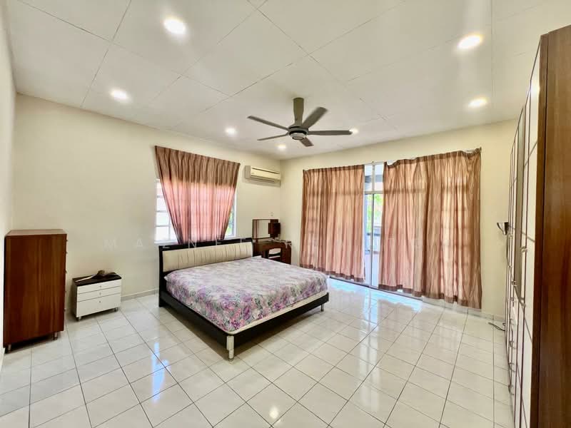 Bungalow for Rent in Kasturi Heights (Nilai) - Maznee Realtor - Bedroom - PropertyGuru.com.my