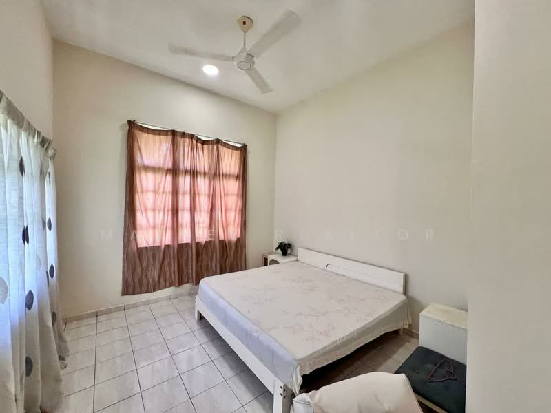 Bungalow for Rent in Kasturi Heights (Nilai) - Maznee Realtor - Bedroom - PropertyGuru.com.my