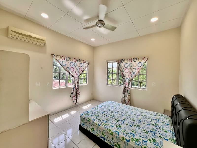 Bungalow for Rent in Kasturi Heights (Nilai) - Maznee Realtor - Bedroom - PropertyGuru.com.my