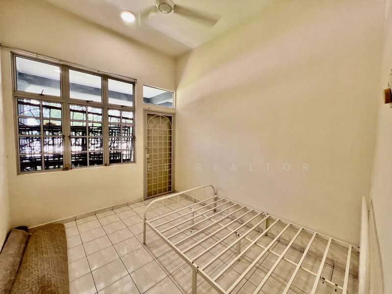 Bungalow for Rent in Kasturi Heights (Nilai) - Maznee Realtor - Bedroom - PropertyGuru.com.my