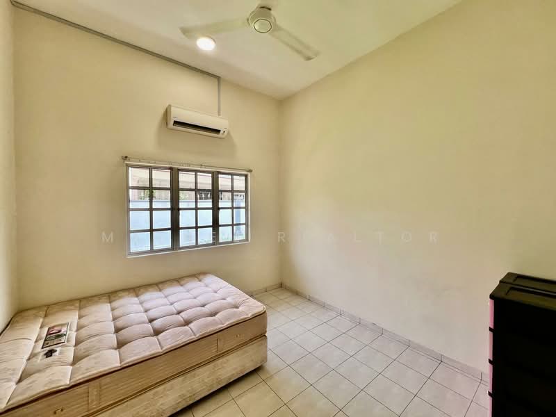 Bungalow for Rent in Kasturi Heights (Nilai) - Maznee Realtor - Bedroom - PropertyGuru.com.my