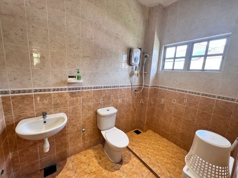 Bungalow for Rent in Kasturi Heights (Nilai) - Maznee Realtor - Bathroom - PropertyGuru.com.my