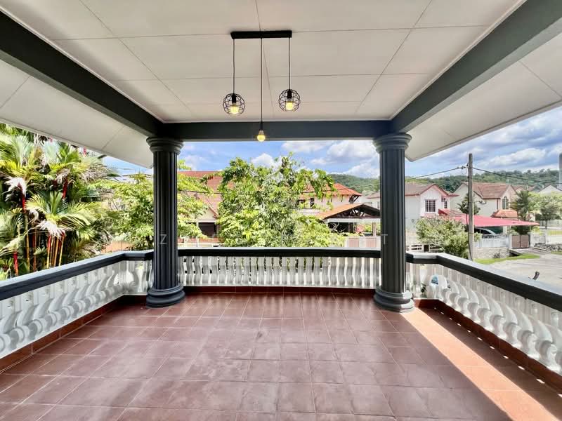 Bungalow for Rent in Kasturi Heights (Nilai) - Maznee Realtor - Balcony - PropertyGuru.com.my