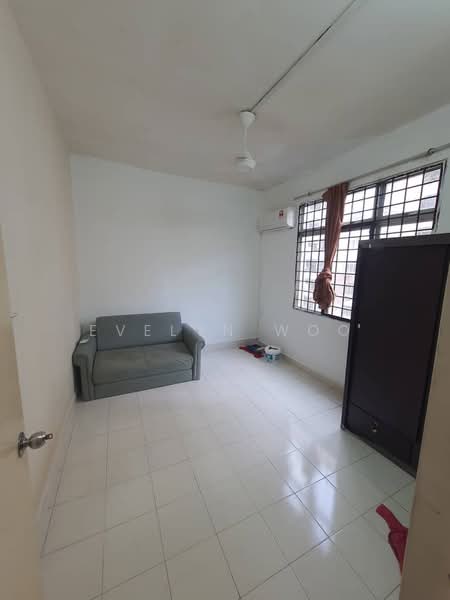Pangsapuri untuk Disewa di Pangsapuri Lagoon Perdana - Evelyn Woo - Living Room - PropertyGuru.com.my
