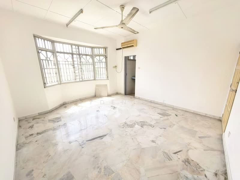 2-storey Terraced House for Sale in Taman Sri Mewah (Klang) - Jayden Lee - Living Room - PropertyGuru.com.my