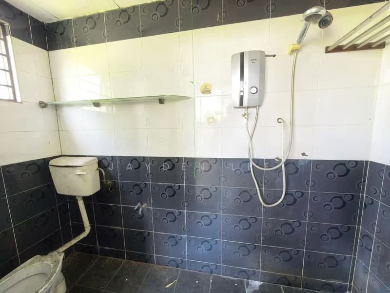 2-storey Terraced House for Sale in Taman Sri Mewah (Klang) - Jayden Lee - Bathroom - PropertyGuru.com.my