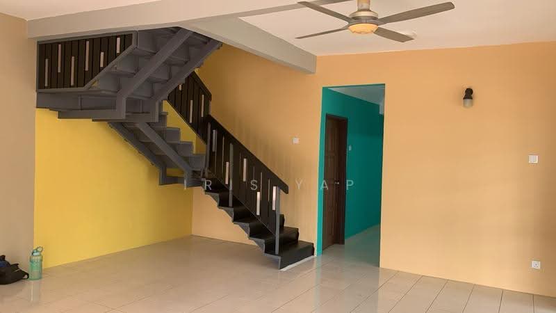 Rumah Teres 2-Tingkat untuk Disewa di Seri Kembangan (Selangor) - Iris Yap - Living Room - PropertyGuru.com.my