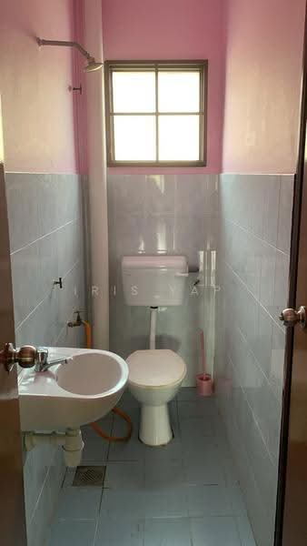 Rumah Teres 2-Tingkat untuk Disewa di Seri Kembangan (Selangor) - Iris Yap - Bathroom - PropertyGuru.com.my