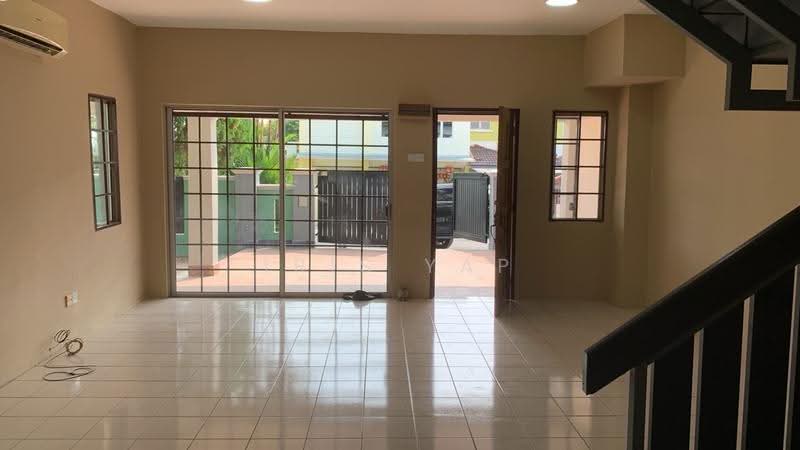 Rumah Teres 2-Tingkat untuk Disewa di Seri Kembangan (Selangor) - Iris Yap - Living Room - PropertyGuru.com.my