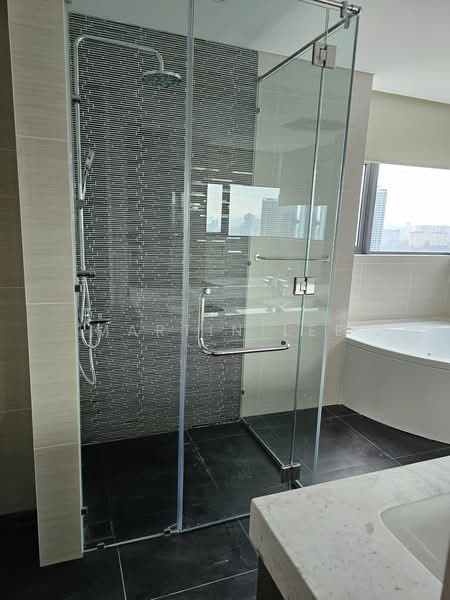 Kondominium untuk Disewa di Capella Embassy (D'Rapport Residences) - Martin Lee - Bathroom - PropertyGuru.com.my