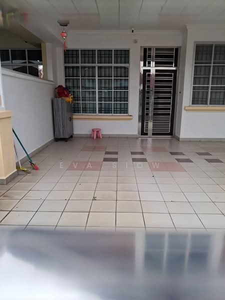 1-storey Terraced House for Sale in Taman Impian Emas (Skudai) - Eva Siow - Entrance - PropertyGuru.com.my