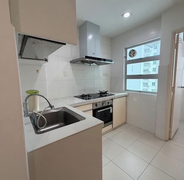 Apartment for Sale at Idaman Iris - Queenie Goon - Kitchen - PropertyGuru.com.my