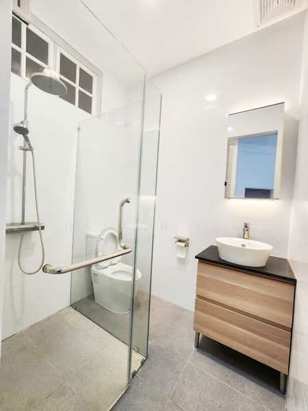 Bungalow for Sale in Leisure Farm (Gelang Patah) - Heston Lai - Bathroom - PropertyGuru.com.my