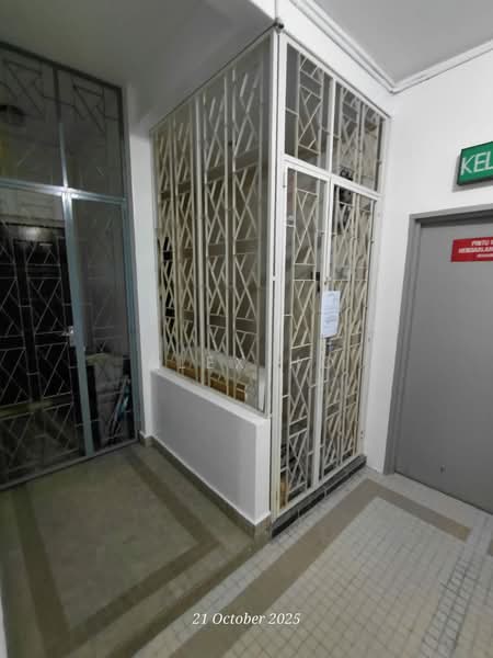 Kondominium untuk Dijual di Sri York Condominium - Alex Ho - Corridor - PropertyGuru.com.my
