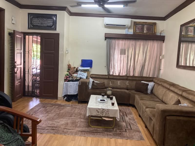 Rumah Teres 2 Tingkat untuk Dijual di Seksyen 7 (Shah Alam) - Abbie Lee - Living Room - PropertyGuru.com.my