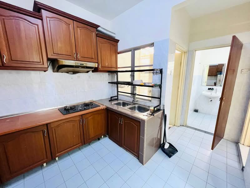 2-storey Terraced House for Sale in Bandar Baru Bangi (Selangor) - Hazeman Omar - Kitchen - PropertyGuru.com.my