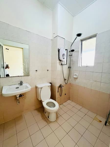 2-storey Terraced House for Sale in Bandar Baru Bangi (Selangor) - Hazeman Omar - Bathroom - PropertyGuru.com.my